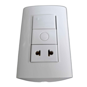 MODUS STYLE INTERRUPTOR DE 1 VIA + TOMA UNIVERSAL  ## SAE3230EB ## BTICINO