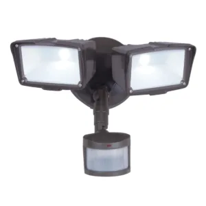 LAMPARA LED DOBLE C/SENSOR MOV. BRONZE 150W 270° ## MST27920LES ## COOPER LIGHTING