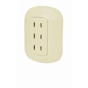 TOMA TRIPLE SUPERFICIAL 15AMP COSO-T ## 47351 ## VOLTECK